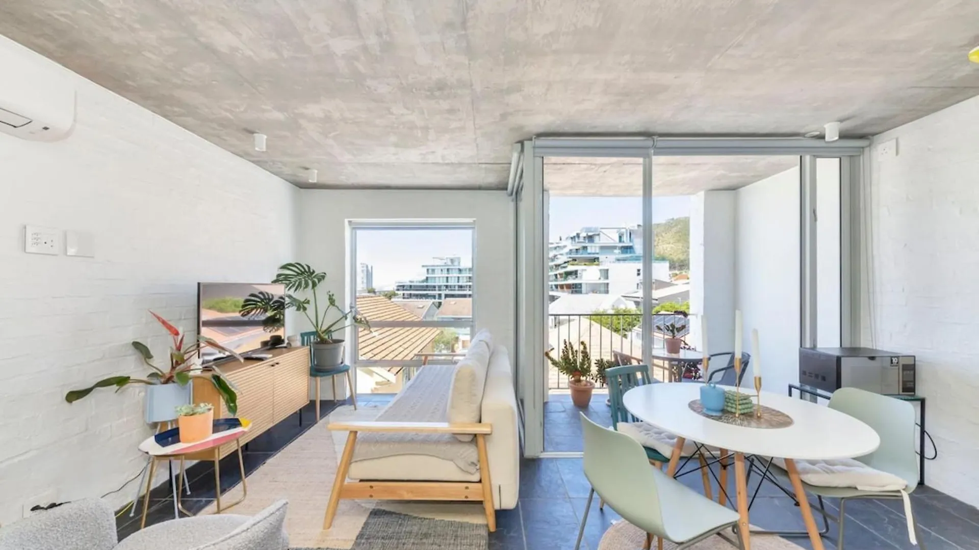 Seaside Studio Apartment 9 Mins To Queens Beach! ケープタウン イン